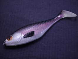 Przynęta gumowa Płotka Natural Rose Red 15 cm