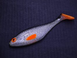 Przynęta Gumowa Płotka Srebrna Czarny Grzbiet 12 cm