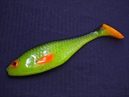 Przynęta Gumowa Płotka Seledyn Czarny Grzbiet 15 cm