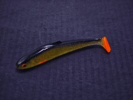 Przynęta Gumowa Kiełb Motor Oil Fire Czarny Grzbiet 8 cm