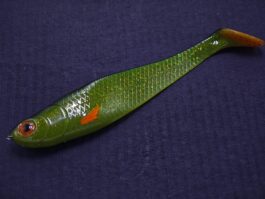 Przynęta Gumowa Slick Bleak Green Brown Czarny Grzbiet 16 cm