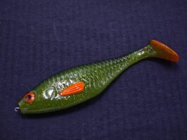 Przynęta Gumowa Płotka Green Brown Czarny Grzbiet 12 cm