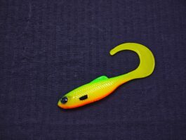 Przynęta Gumowa Twister 7,5 cm Papuga Grzbiet