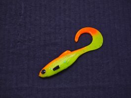Przynęta Gumowa Twister 7,5cm  Seledyn Pomarańczowy Grzbiet