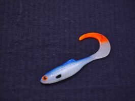 Przynęta Gumowa Twister 7,5 cm Biały Niebieski Grzbiet