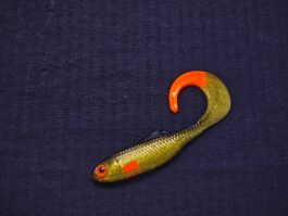 Przynęta Gumowa Twister 7,5cm Złota Czarny Grzbiet